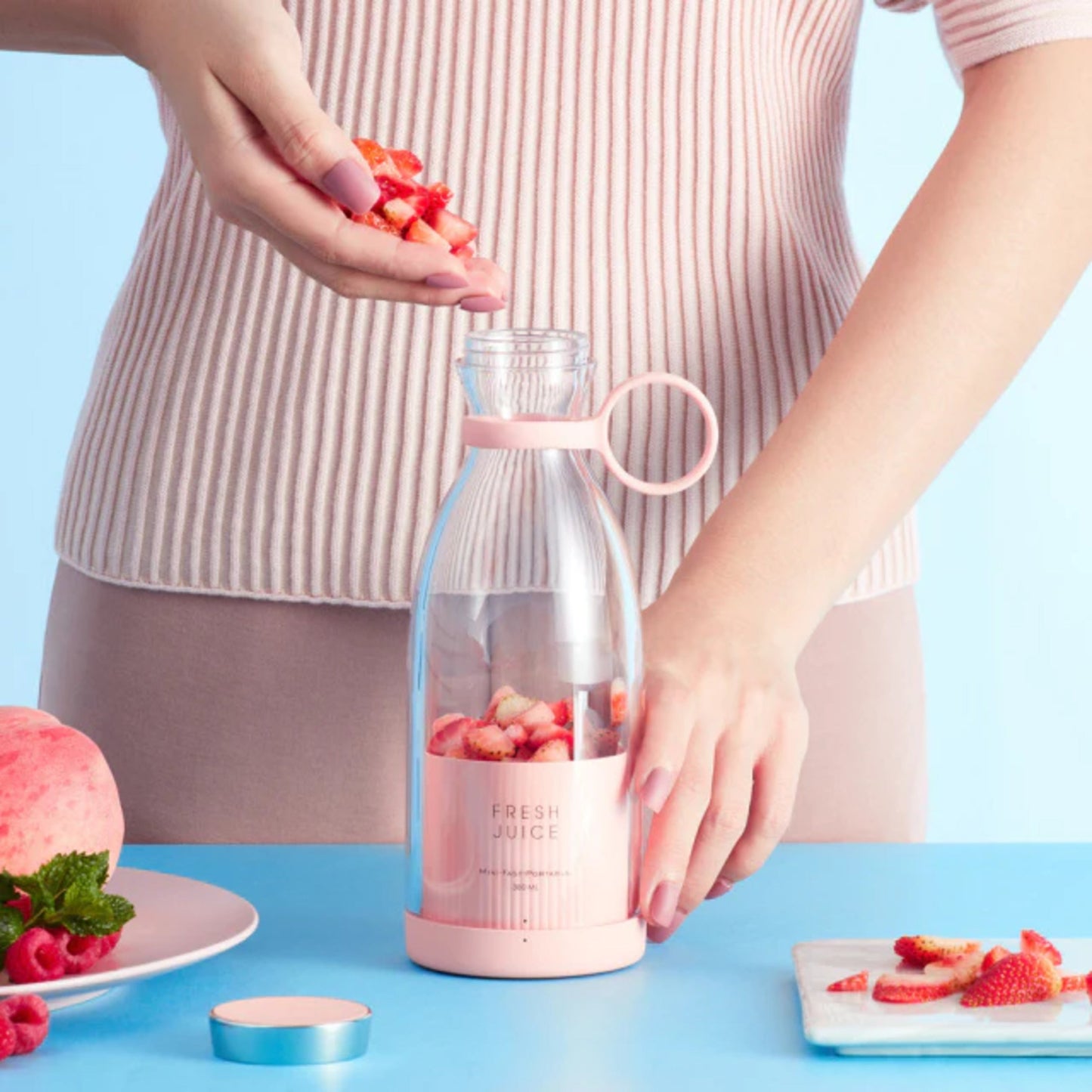 Portable Electric Blender Bottle - USB Rechargeable Mini Juicer for Fresh Juices